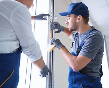 glass repair experts in Bloomingdale, FL