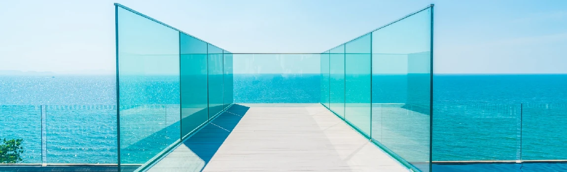 Customized Glass Pool Fence Repair Services in Bloomingdale, FL